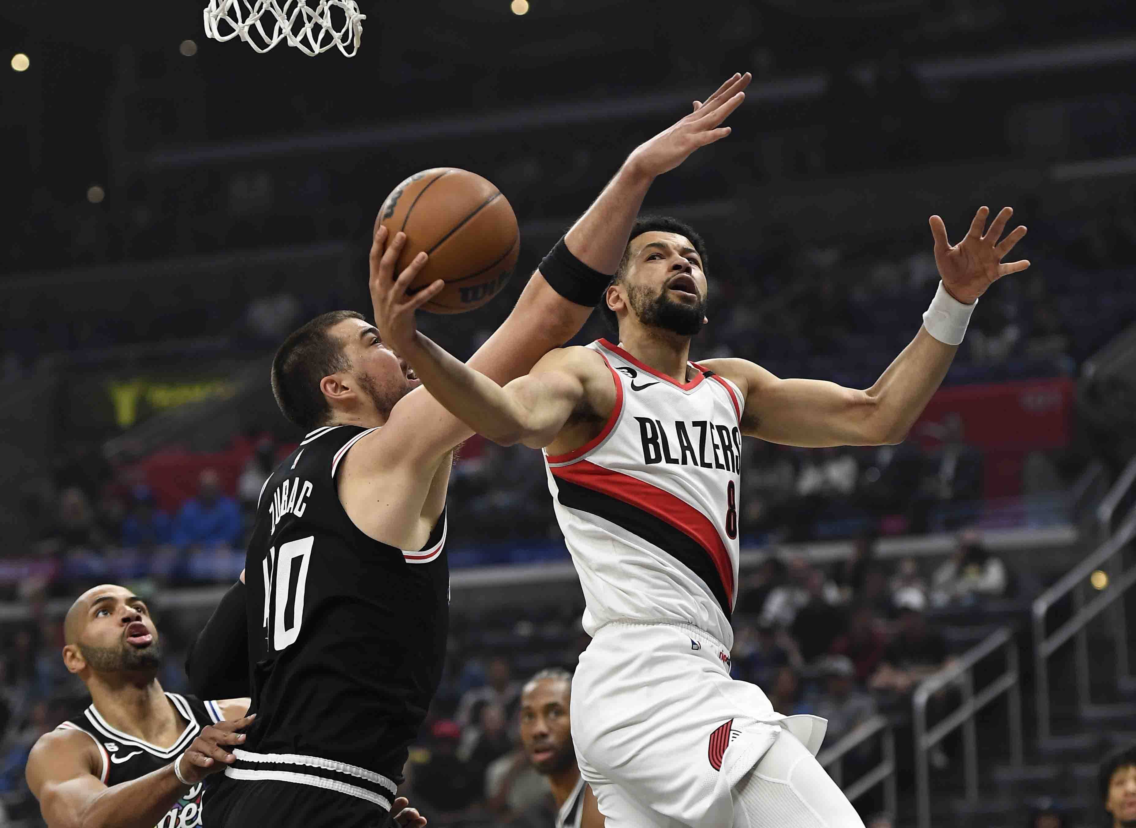 爱游戏今晨武汉三镇调整名单以备NBA季后赛，门线救险环节打磨，赛场秩序良好，更衣室氛围转暖的简单介绍